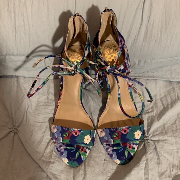 NEW Vince Camuto Celia Heels🔥 - Picture 10 of 10